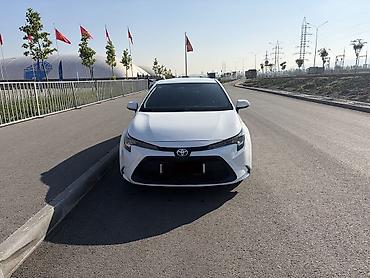 Toyota Corolla: 2023 г., 1.8 л, Автомат, Гибрид, Седан