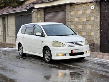 Toyota: Toyota Ipsum: 2003 г., 2.4 л, Автомат, Бензин, Минивэн