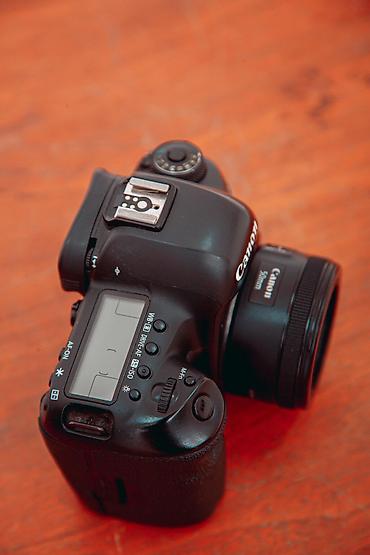 Fotokameralar: Canon 5D Mark IV satılır. Aparat ideal vəziyyətdədir, çox az istifadə — 10