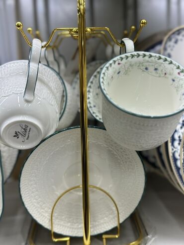 набор посуды люминарк 19 предметов: Набор фарфоровой посуды с рельефным узором и цветочным декором