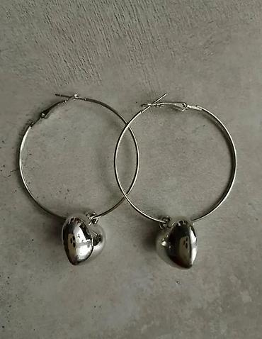 Minđuše: 800 din par — 3