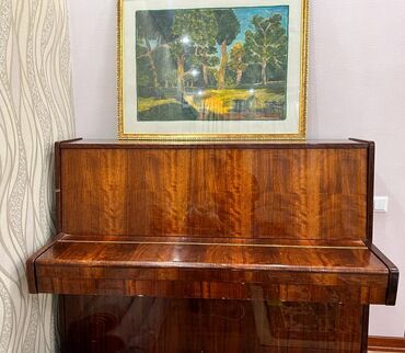 купить пианино в бишкеке: Продается пианино Беларусь. Состояние б/у, хорошее