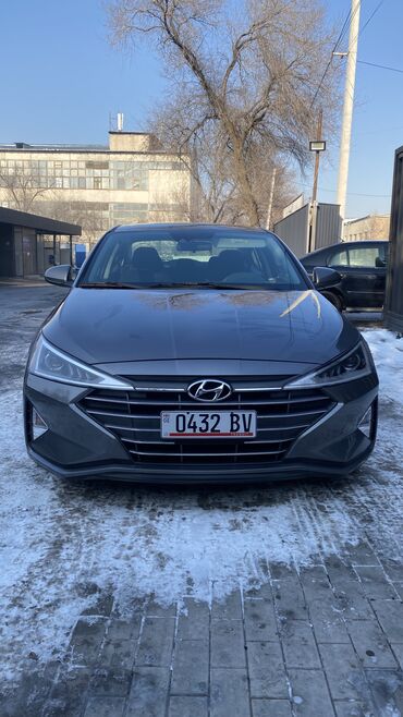 обмен авто с доплатой: Hyundai Elantra: 2019 г., 2 л, Автомат, Бензин, Седан