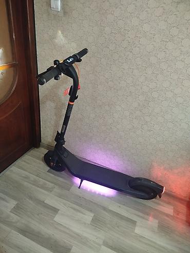 Elektrik skuter – şəhər daxili gedişlər üçün praktik və şık model