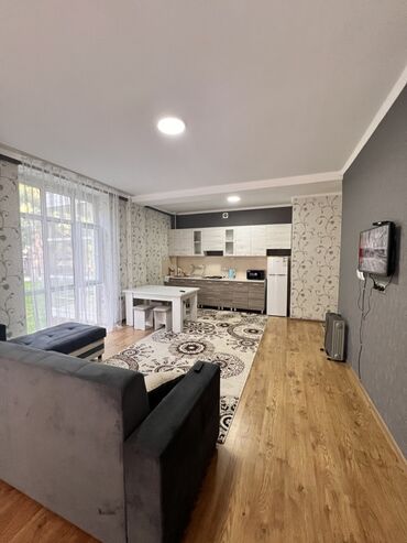 Продажа квартир: Продается 2 комнатная квартира в ЦО «Лазурный берег». Квартира — 2