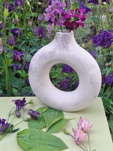 Vazalar: Bir vaza — 11