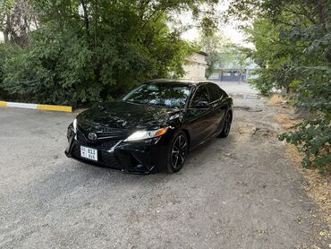 срочно продать машину: Toyota Camry: 2018 г., 2.5 л, Автоматтык, Бензин, Седан