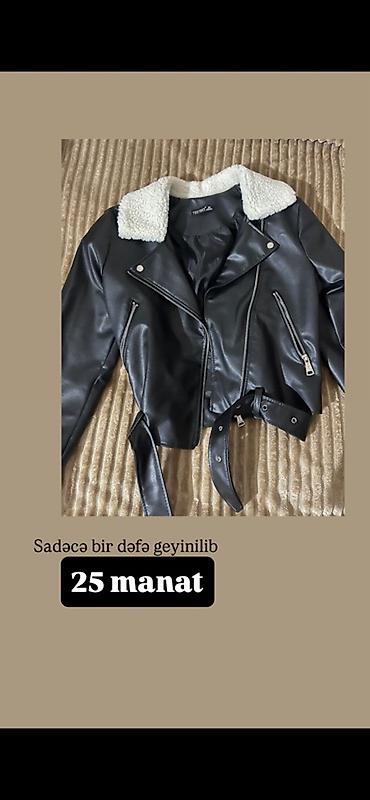 Qadın üçün qara süni dəridən biker üslubunda qısa gödəkçə. - Ağ xəz lalafo.az -da Qadın üçün qara süni dəridən biker üslubunda qısa gödəkçə. - Ağ xəz