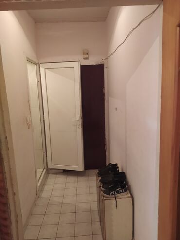 Uzunmüddətli kirayə mənzillər: Salam Oglan otaq yoldasi axtarilir ev memar ecemide yerlesir evin her
