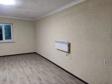 комната кызыл аскер: 25 м², 1 комната, Теплый пол, Бронированные двери, Забор, огорожен