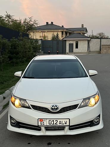 mercedes e200: Toyota Camry: 2012 г., 2.5 л, Автомат, Гибрид, Седан — 6