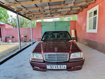 mehanotehnika mercedes: Mercedes-Benz 200: 2 l | 1997 il Sedan