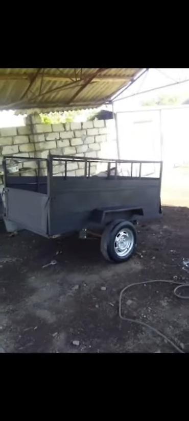 dort tekerlekli motor: Qoşqular – möhkəm metal karkas və taxta döşəmə ilə. Xüsusiyyətlər: - — 3