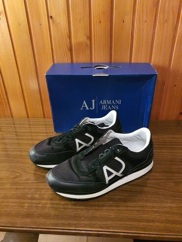 mou cizme crna gora: Armani crne kožne patike ORIGINAL 45 Odlično očuvane,original. Broj