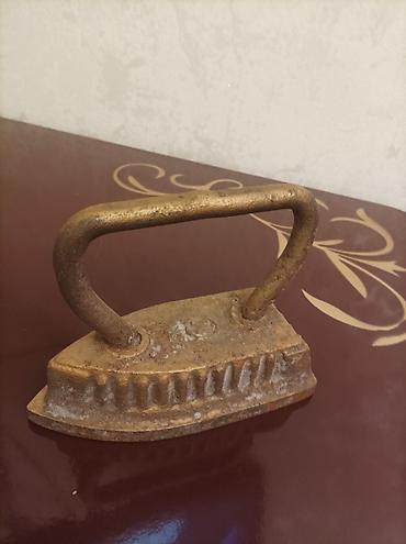 Qədim ütülər: Antik tökmə dəmir ütü - Material: bərk tökmə dəmir - Quruluş: klassik — 2