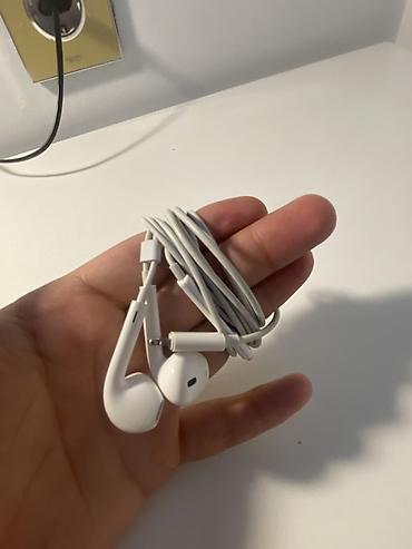 iphone qulaqliq: Orjinal İphone nausnik telefon ustunde verilib.ses keyfiyyetine söz — 1