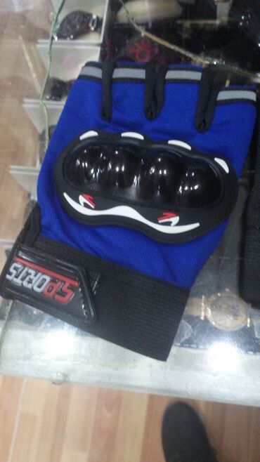 Moto dəbilqələr: Kaskalar 39an hər rəngi var Qara mat kaskalar 55azn Qara parlaq — 27