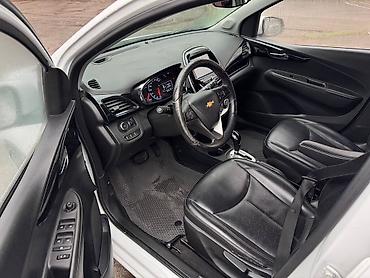 Chevrolet: Chevrolet Spark: 2015 г., 1 л, Вариатор, Бензин, Хэтчбэк — 3