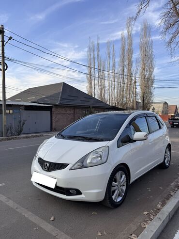 Honda: Honda Jazz: 2009 г., 1.4 л, Робот, Хэтчбэк at lalafo.kg — 1 Honda: Honda Jazz: 2009 г., 1.4 л, Робот, Хэтчбэк — 1