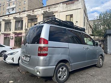 skyline gtr: Toyota Noah: 2003 г., 2 л, Автомат, Бензин, Минивэн — 1