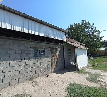 горах: Продаётся дом в городе Токмок. Дом состоит из 4 комнат и прихожей. В — 10