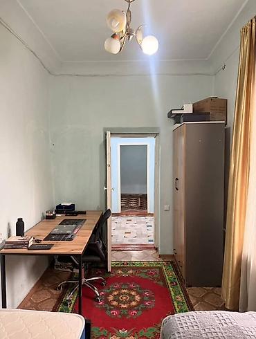Продажа коттеджей и домов: 🏡 Продаётся просторный дом 📍 Район Ош базар Срочная продажа! • 🛏 — 13