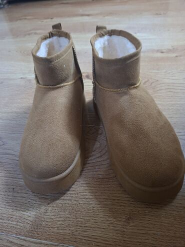 зимние сапоги: Женские зимние полусапоги-угги. - Цвет: классический