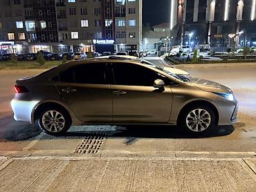 toyota kamry: Toyota Corolla: 2021 г., 1.8 л, Автомат, Гибрид, Седан — 5