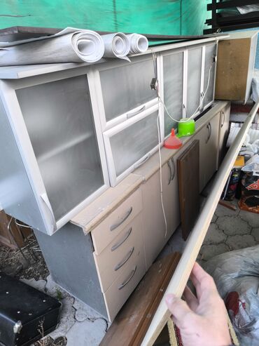 полки б у: Продаю кухонный гарнитур в хорошем состоянии. длина верхней части 3м