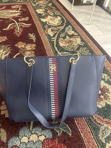 барсетки томми: Сумка-шоппер Tommy Hilfiger (логотип и фирменная подкладка с — 1