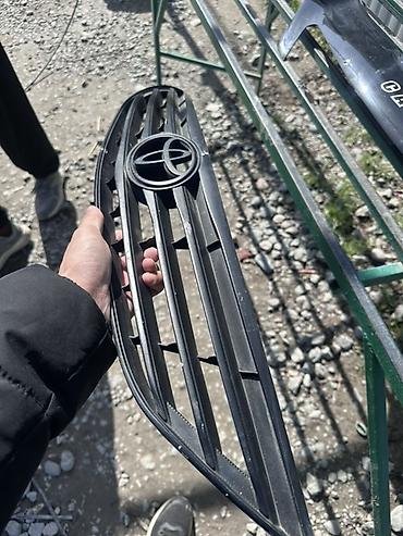 Решетки радиатора: Решетка радиатора Toyota Оригинал — 6