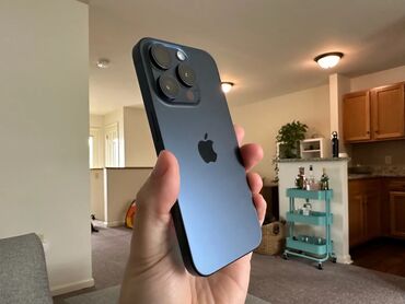 Apple iPhone: IPhone 15 Pro, Б/у, 256 ГБ, Blue Titanium, Зарядное устройство, Защитное стекло, Чехол, 87 %