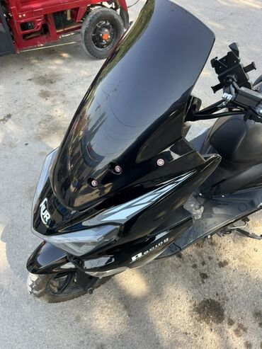 Скутеры: Тип скутера 150 куб. см, Бензин, Б/у — 9