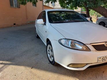 daevo gentra: Daewoo Gentra: 1.5 l | 2014 il Sedan