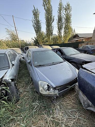 Honda: Honda Civic: 1999 г., Седан — 12