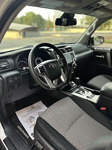 на тайоту: Toyota 4Runner: 2020 г., 4 л, Автомат, Бензин, Внедорожник — 8
