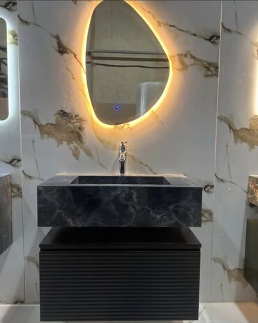 Moydadırlar: Mərmər effektli, düzbucaqlı formalı, qara rəngli dolablı asma tualet — 3