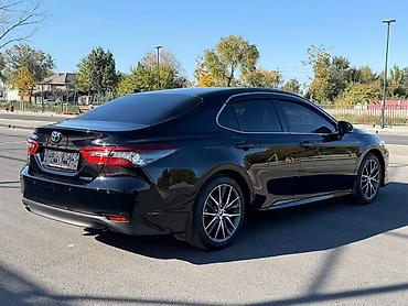продаю тайота авенсис: Toyota Camry: 2023 г., 2.5 л, Вариатор, Гибрид, Седан — 3