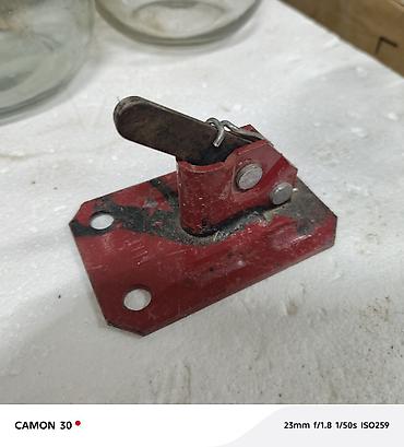 Qapı zamokları: Ciloz Metal qapı/qapaq mexaniki kilidi – qırmızı rəngli, baza plitəsi — 1