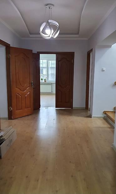 Долгосрочная аренда домов: 300 м², 7 комнат — 4