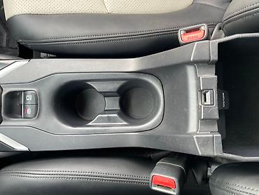 Toyota: Toyota Corolla: 2021 г., 1.8 л, Вариатор, Гибрид, Седан — 13