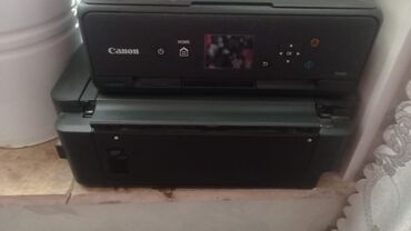цветные принтеры canon: 2 принтера цветные 1 чёрно-белый, торг уместен но небольшой!
