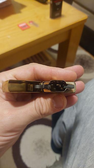 Upaljači i prateća oprema: Zippo upaljač model: ZIPPO 204B Classic BrushedBrass Upaljač. Kupljen — 11