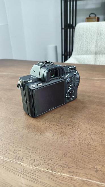 Фото и видеокамеры: Şəxsi istifadə etdiyim Sony A7III satılır. Kamera həm texniki, həm də — 6