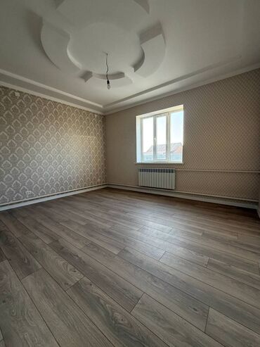 продаю дом в центре города бишкек: Дом, 78 м², 4 комнаты