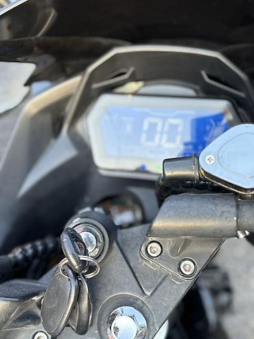 cross motosiklet: Kawasaki 2023 il, 1080 km — 4