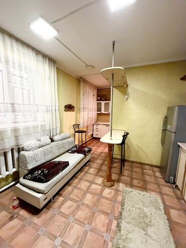 Долгосрочная аренда домов: 200 м², 7 комнат, Видеонаблюдение, Забор, огорожен, Парковка at lalafo.kg — 10 Долгосрочная аренда домов: 200 м², 7 комнат, Видеонаблюдение, Забор, огорожен, Парковка — 10