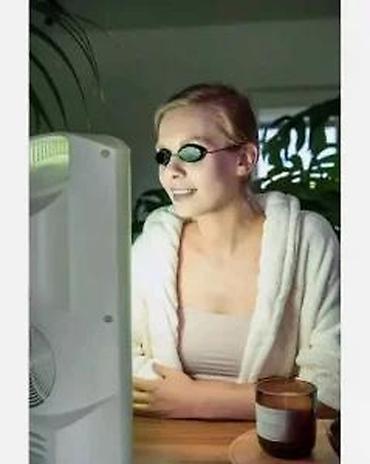 Ostali aparati za negu lica: Solarijum lampa za lice (kućni mini-facial tanner) Opis: - Kompaktna — 13