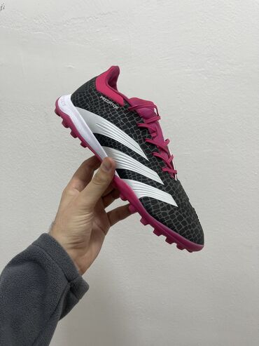 predator: Butslar Adidas, Ölçü: 45, Yeni