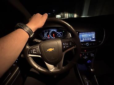 android avto: Chevrolet Trax: 2021 г., 1.4 л, Автомат, Бензин, Кроссовер — 2